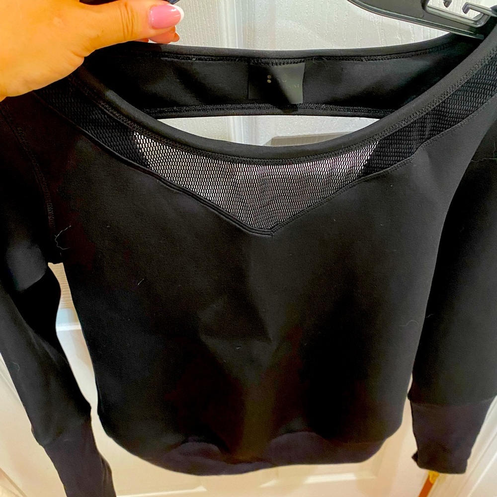 Sport black top